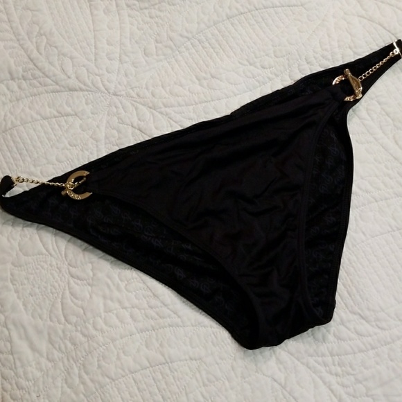 Bikini - Picture 2 of 4